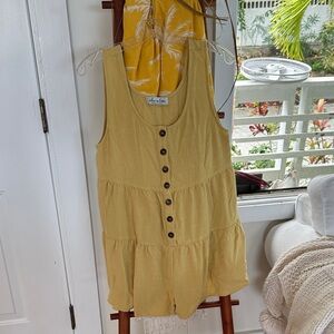 Yellow Sleeveless Button-romper